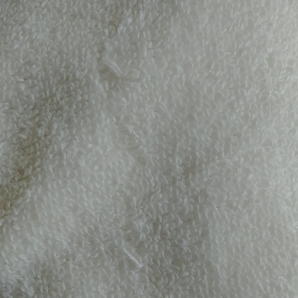 NWOT Beach Towel, 100% Cotton, Length 59 inches, wide 30 inches white/red/black - Picture 6 of 12